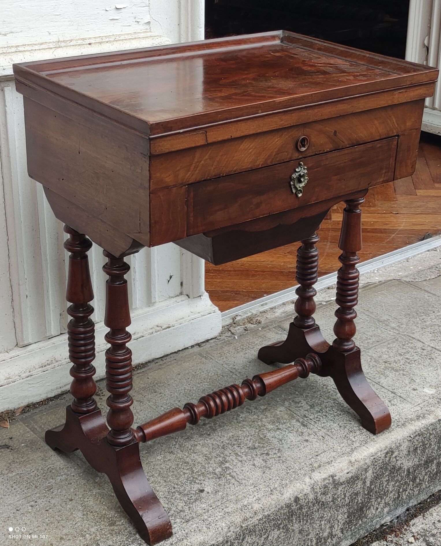 Mahogany worker/19th century