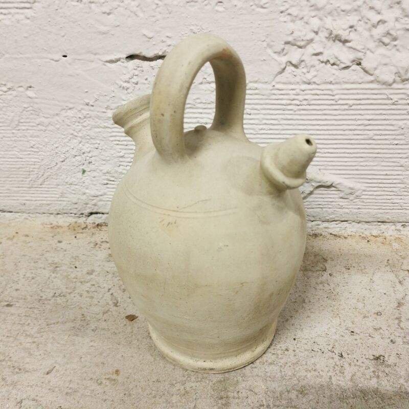 Terracotta gargoulette