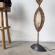 Lampadaire bronze et corde 1970