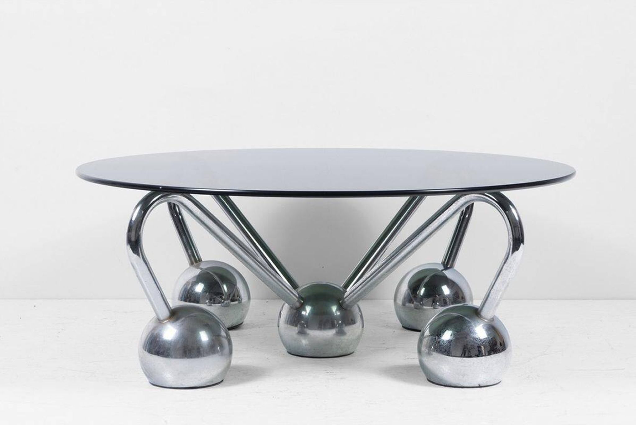 Table basse Sputnik en métal chromé et verre fumé