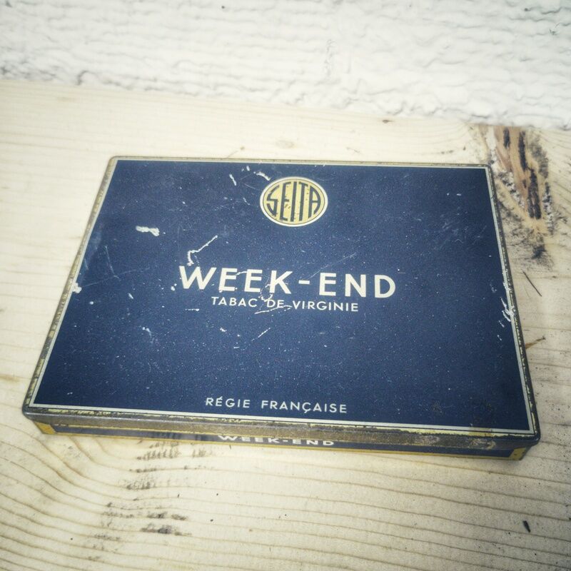 Box of cigarettes "WEEKEND"
