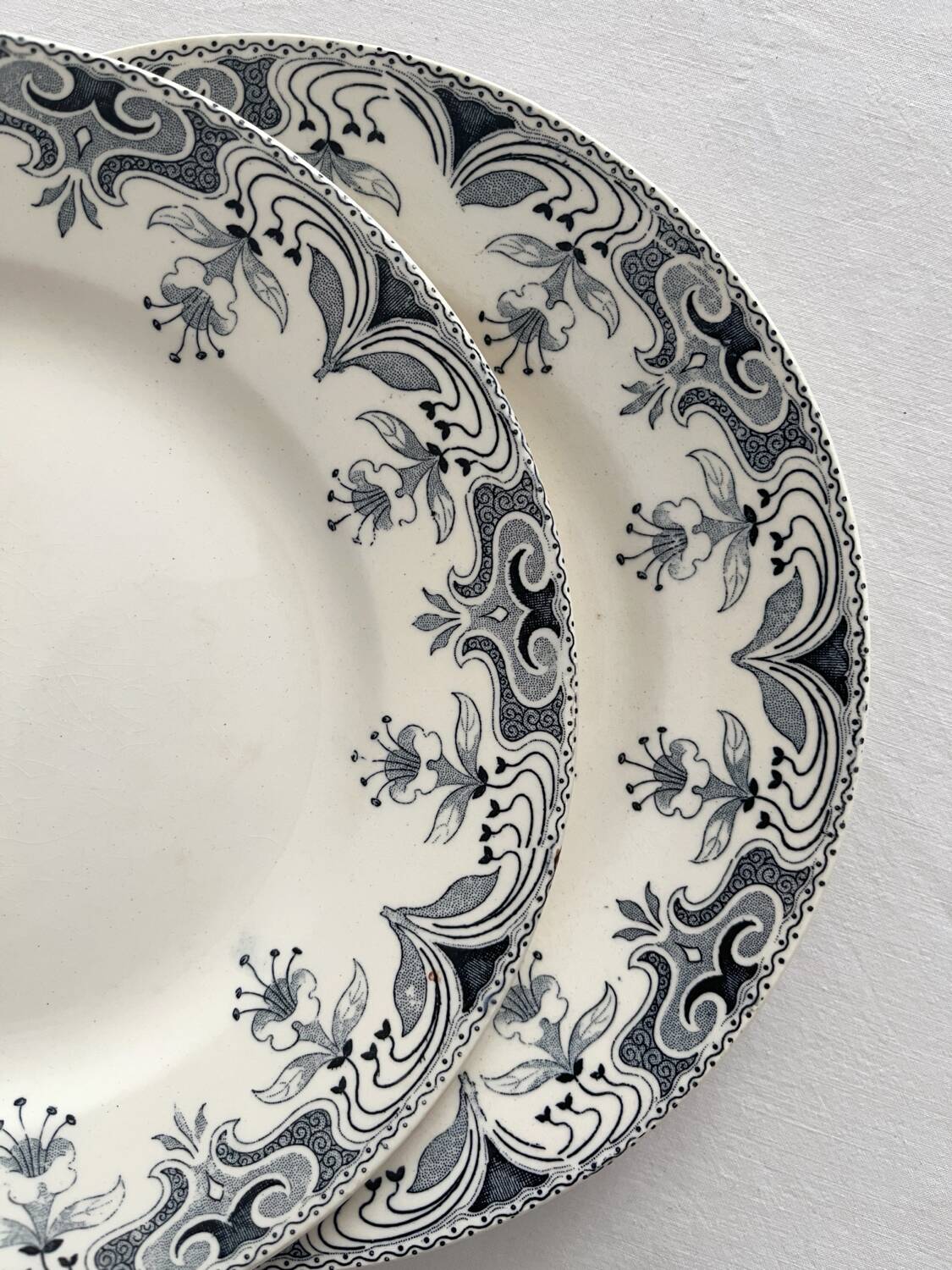 2 dessert plates ironstone Bourgeois Grand Dépôt Art Nouveau
