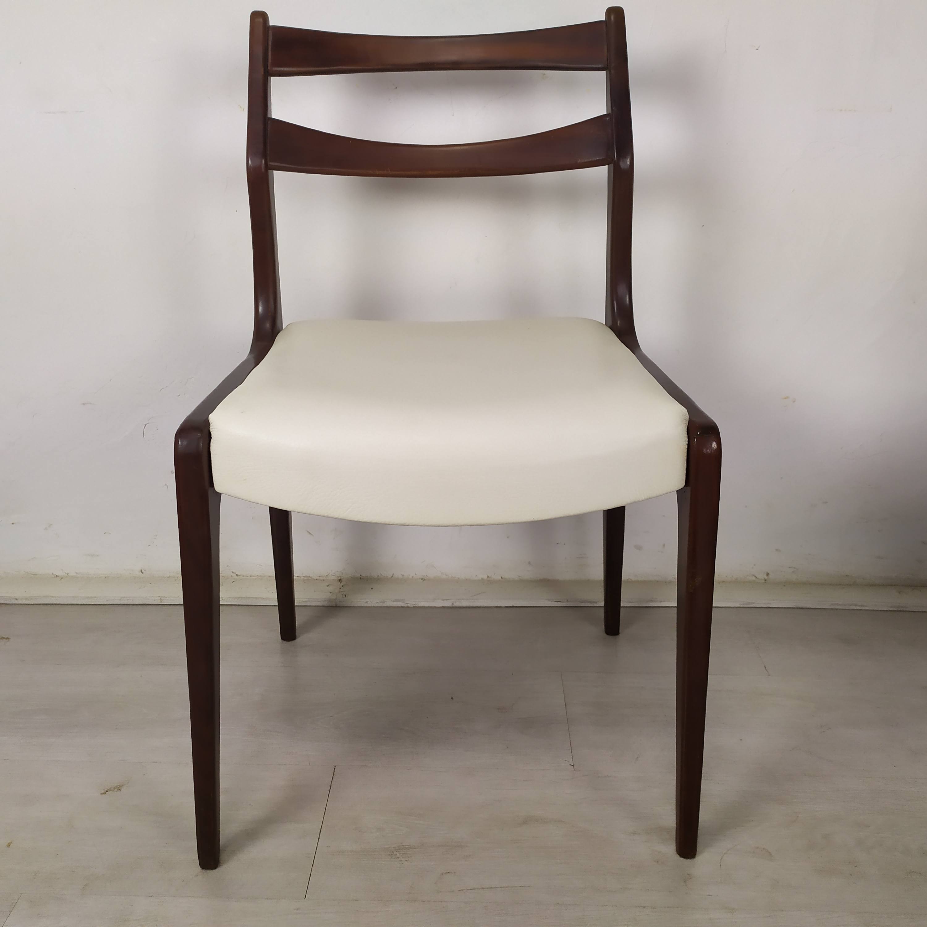 6 white leather Scandinavian chairs