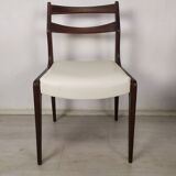 6 white leather Scandinavian chairs