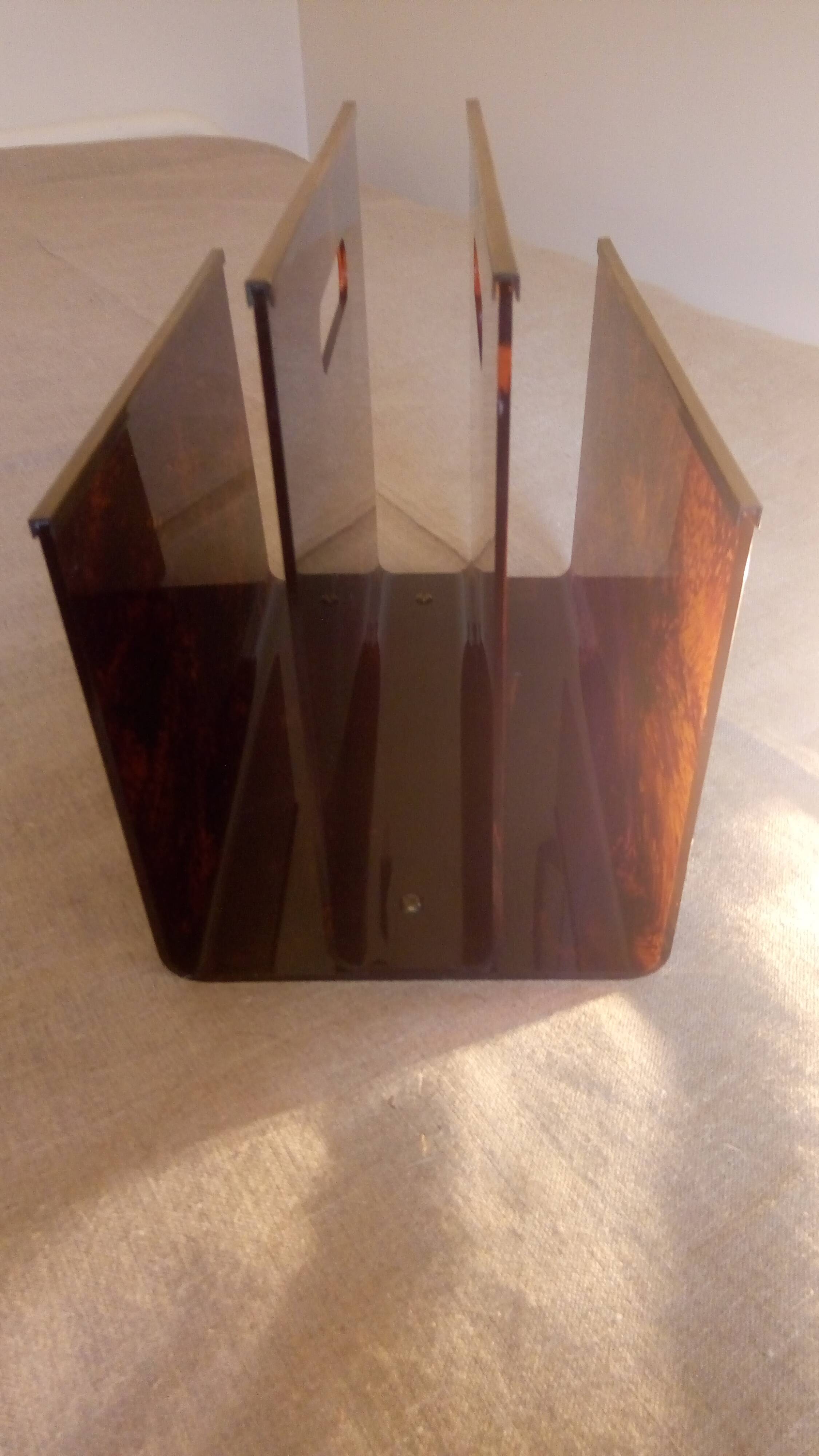 Magazine holder in lucite, tortoiseshell