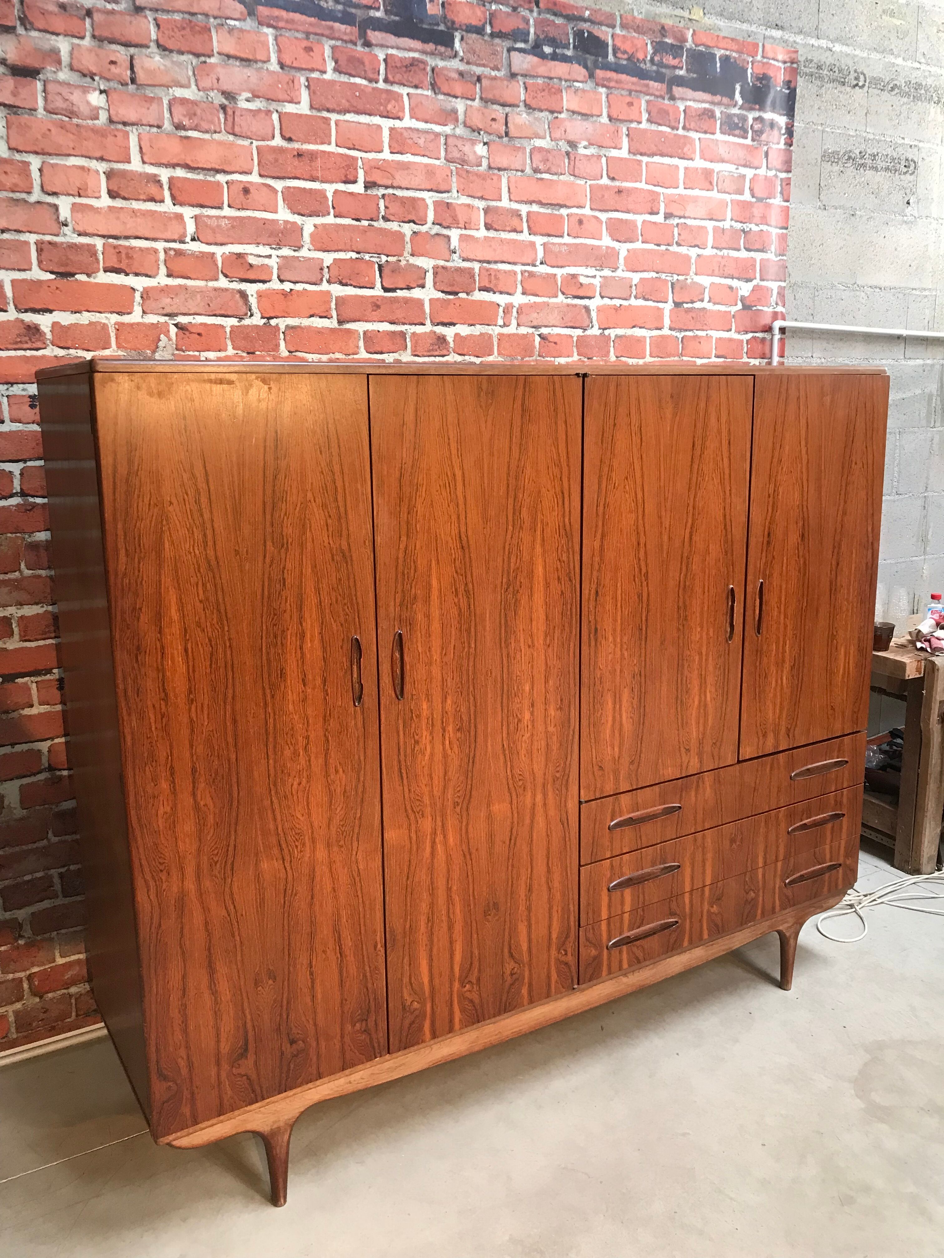 Commode penderie en placage palissandre de rio