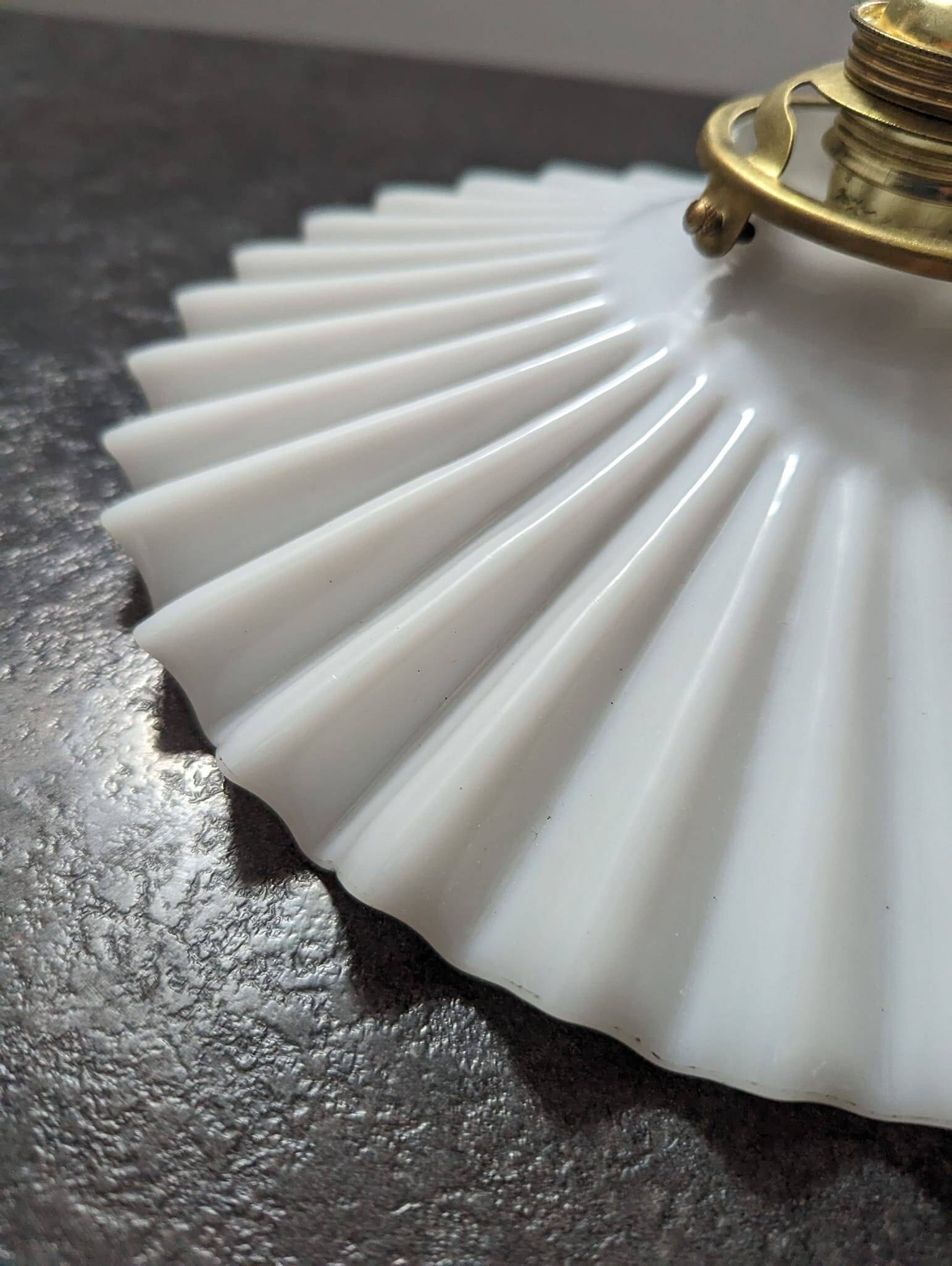 Old hanging lamp in white pleated/draped opaline Art Deco 1930 Ø 24.5 cm