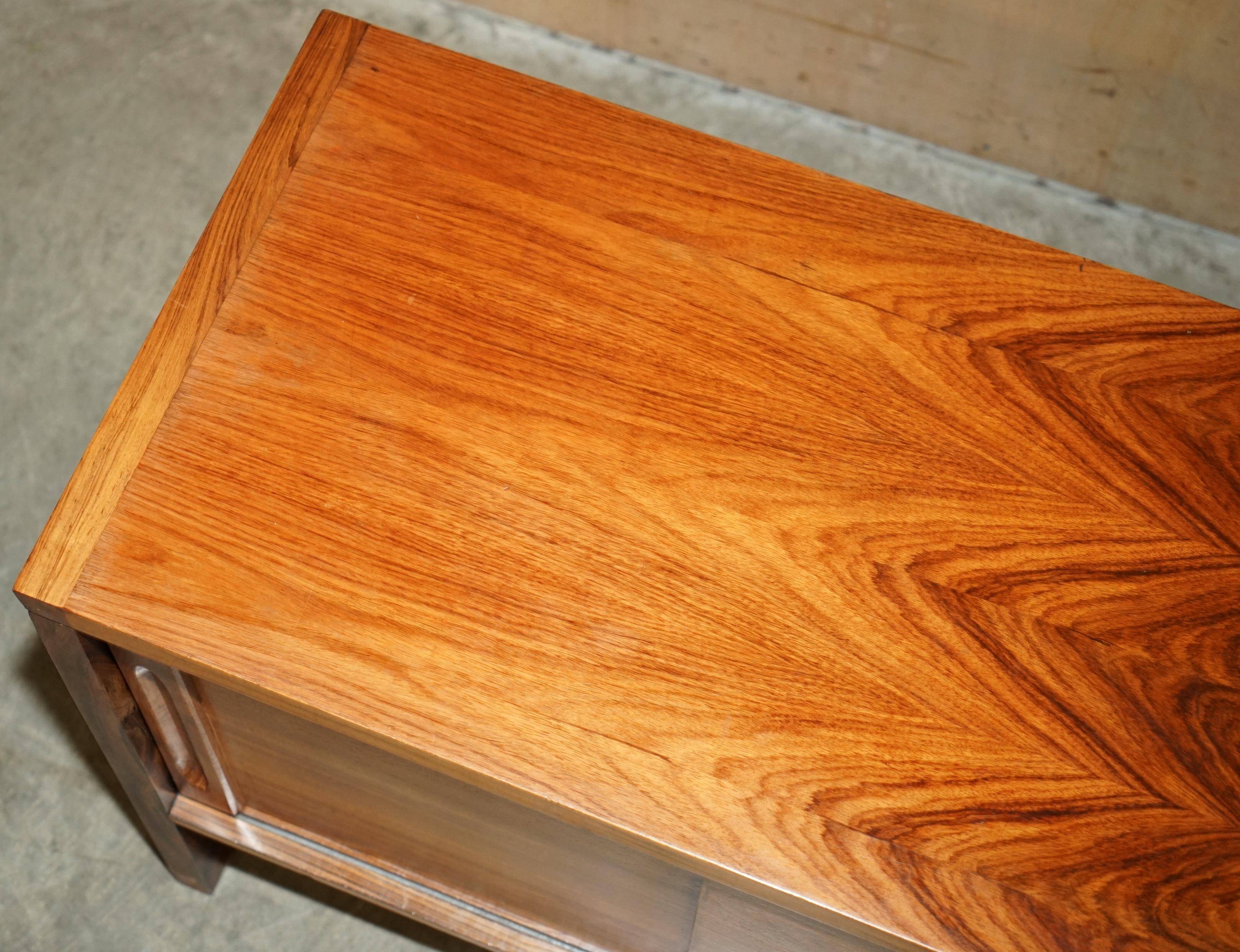 Paire de buffets en Bois Brésilien, Style Milieu du Siècle