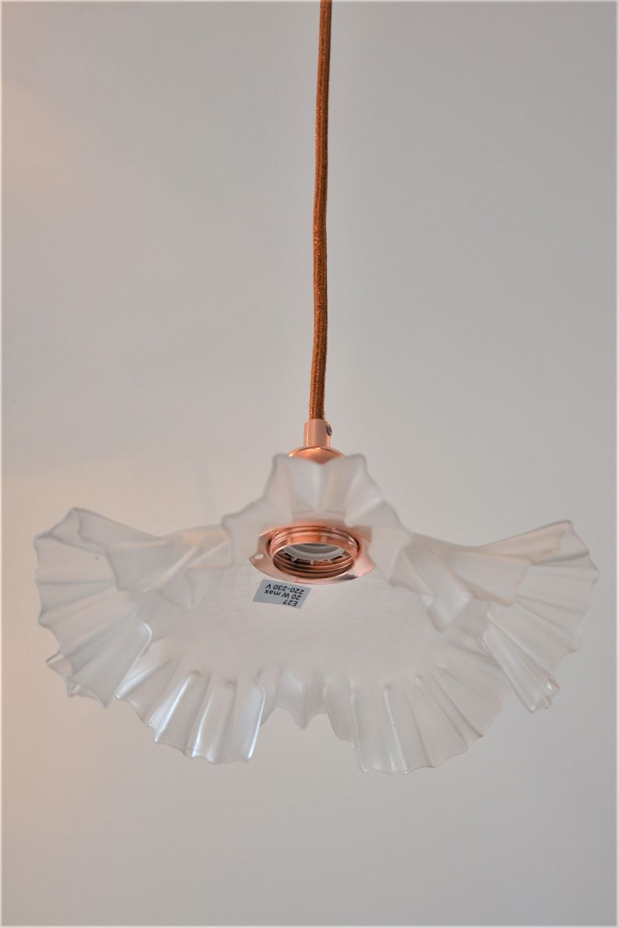 White pleated glass pendant lamp – electric mounting copper color