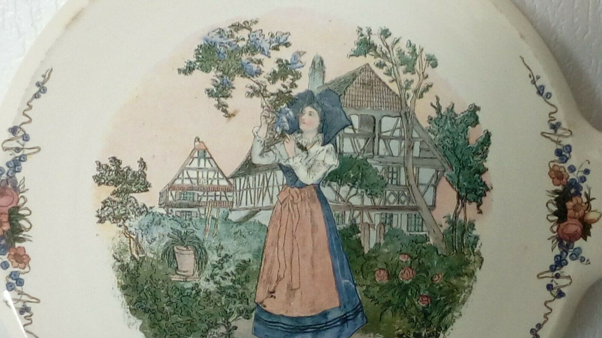 Plat a tarte en faience de sarreguemines modele obernai