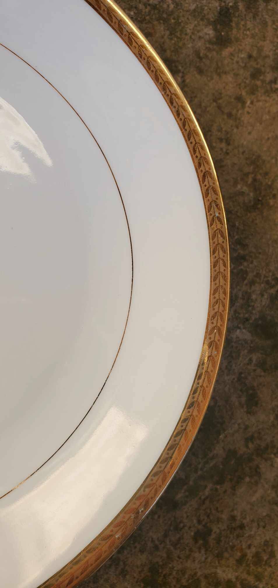Set of 6 flat plates in Foëcy porcelain with golden epi border