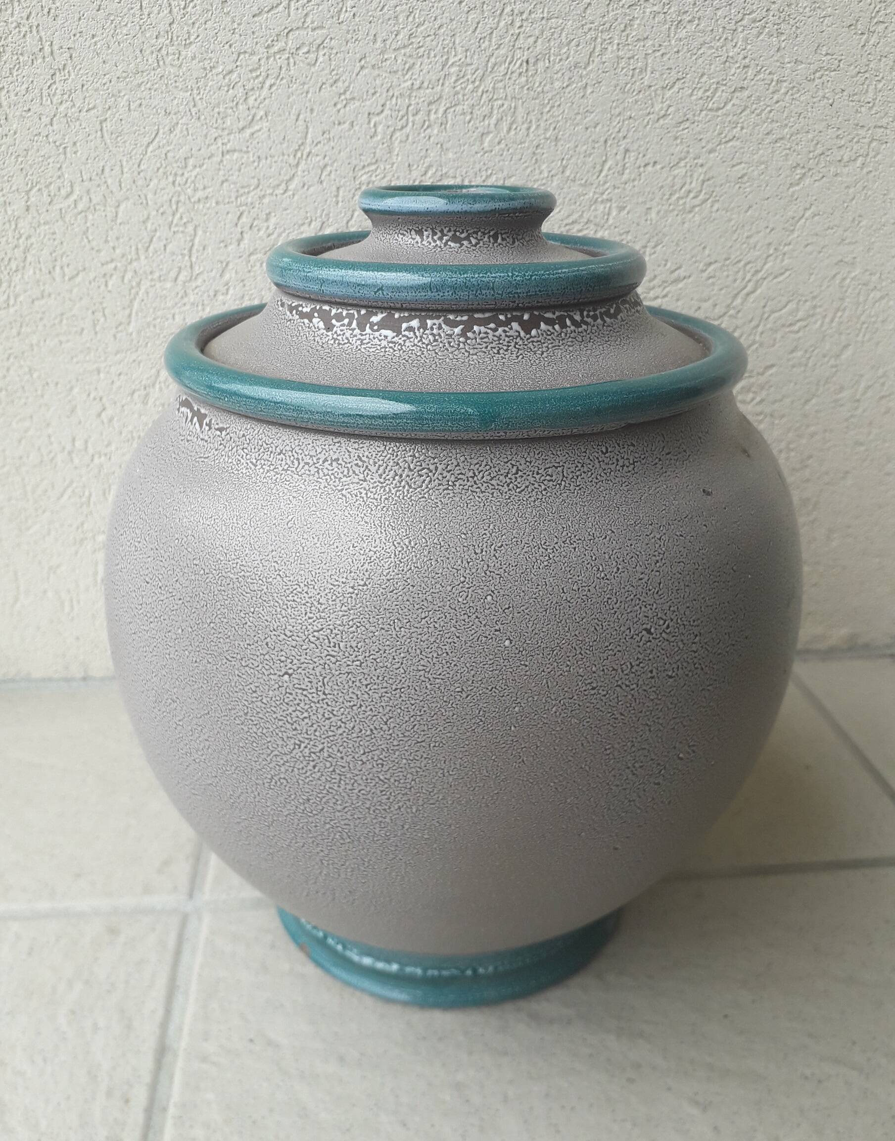 Ceramic ball vase