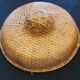 Ancien chapeau asiatique colonial tissé en paille osier feuilles bambou