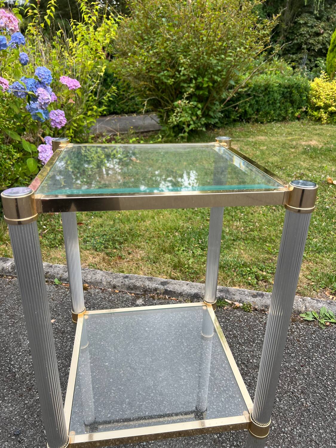 Vintage pedestal table or end table, 70s