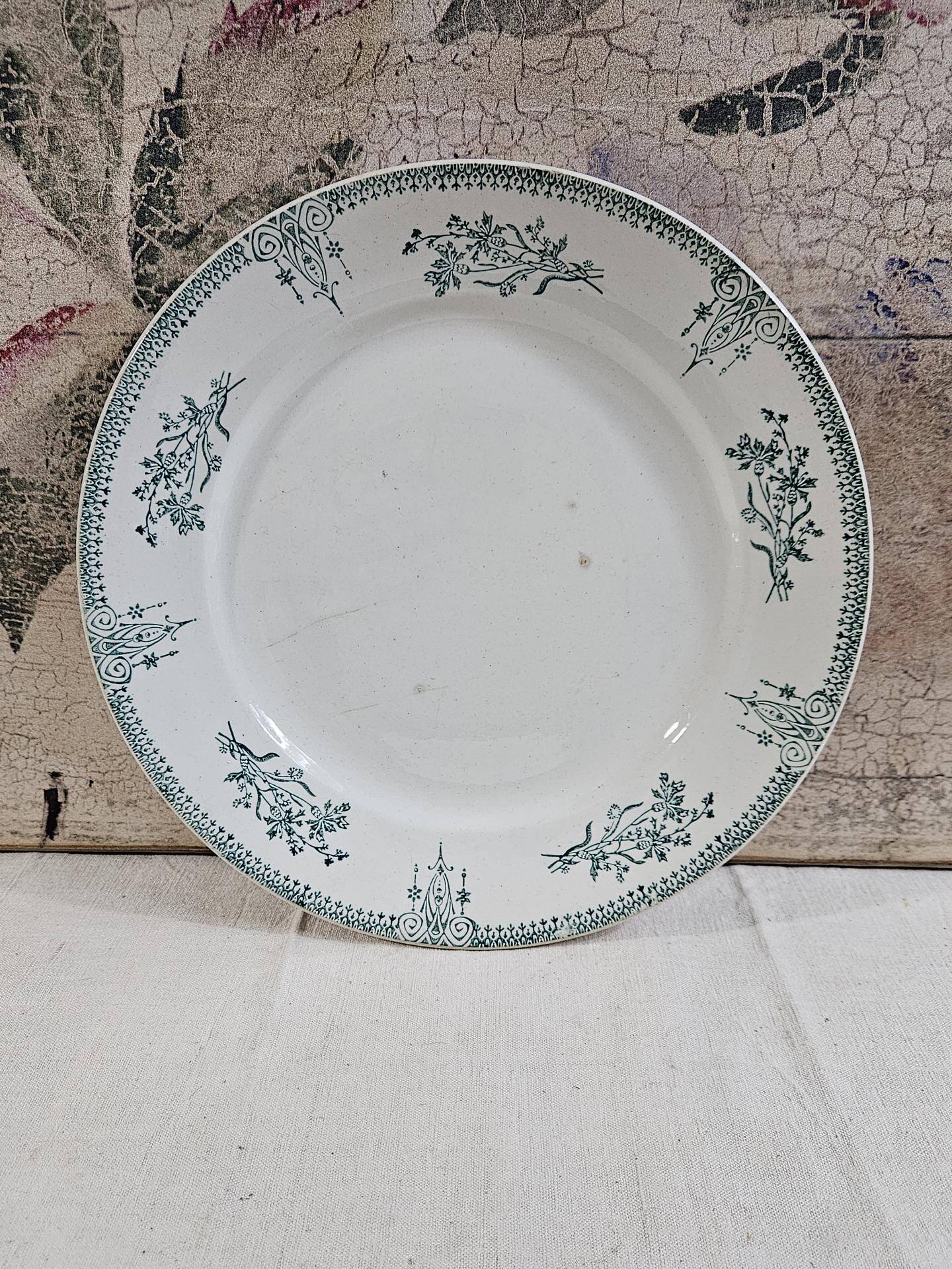 St Amand round dish