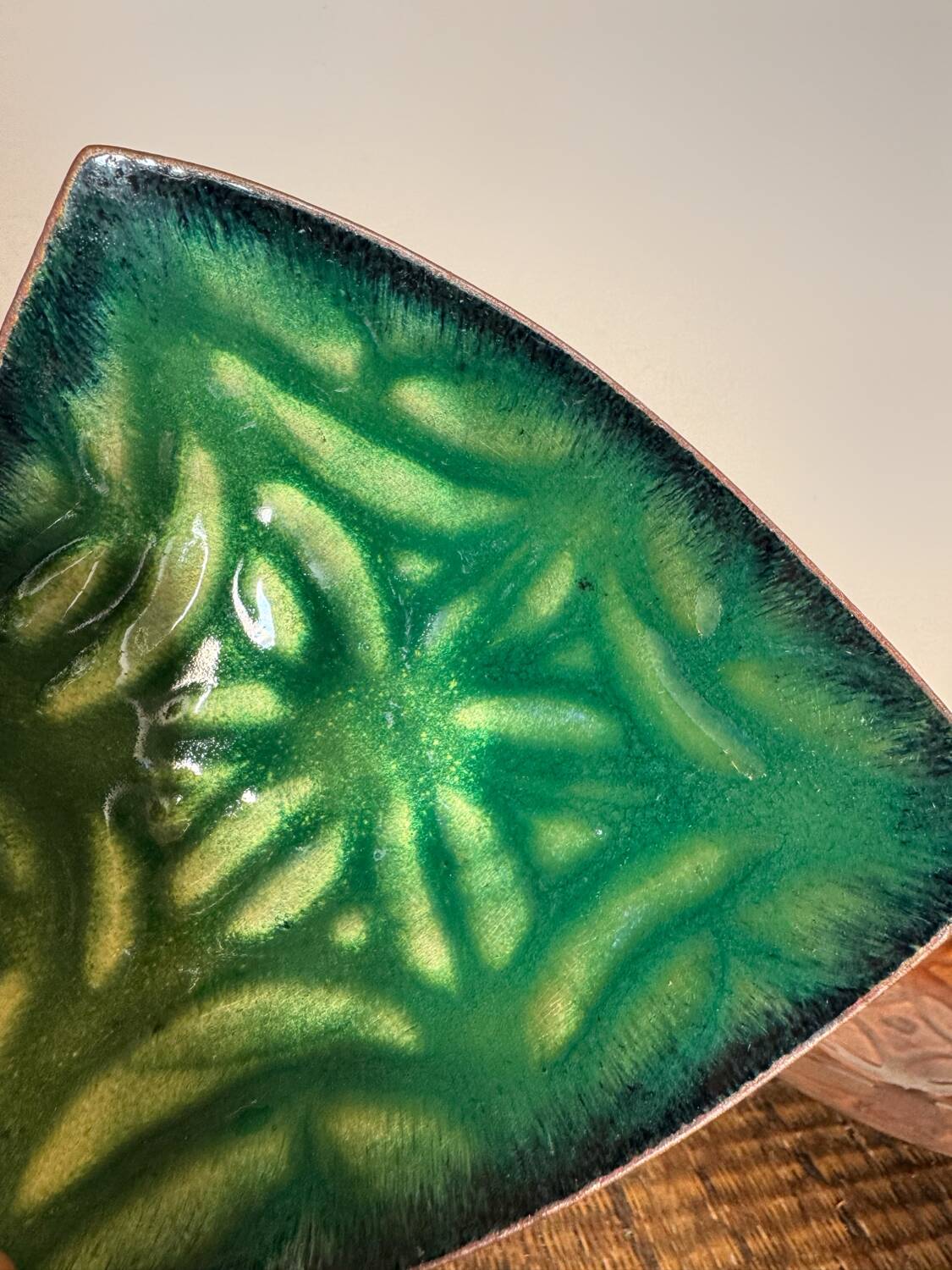 60s enamelled copper pocket emptier