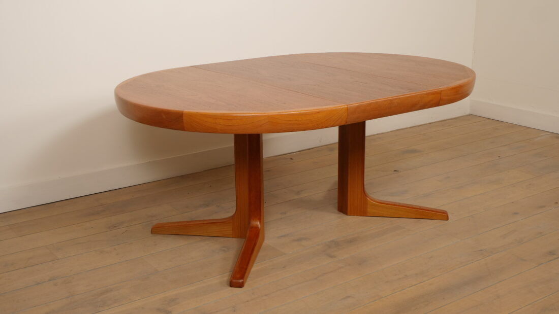 Vintage round dining table | extendable | teak | 120 cm - 220 cm