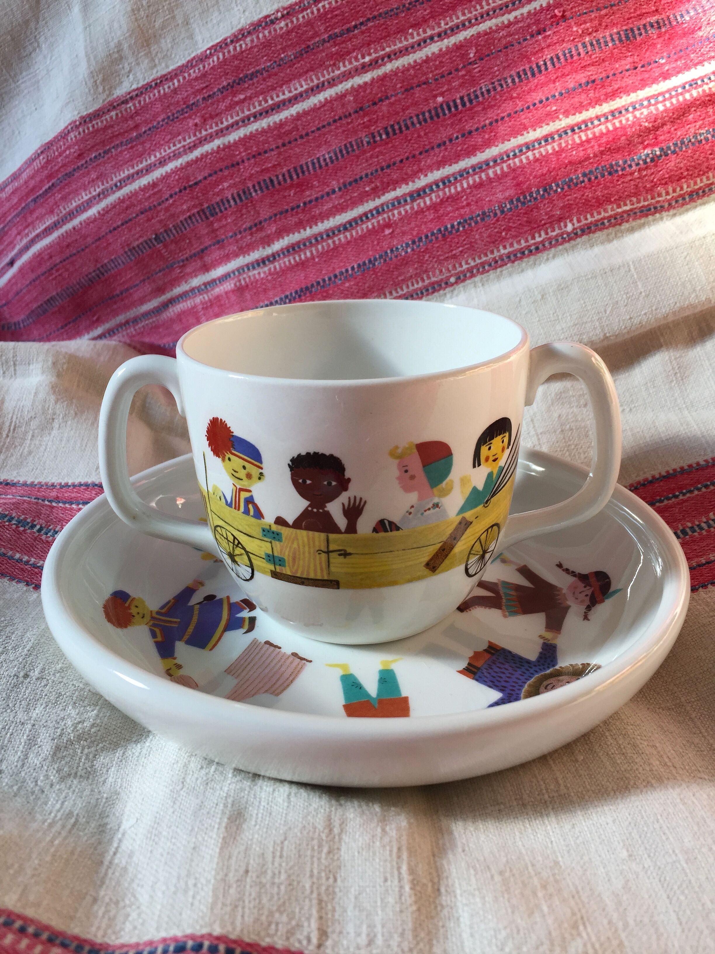 Children's dishes or birth gift Plate and bowl Utan gränser gustavsberg vintage design scan