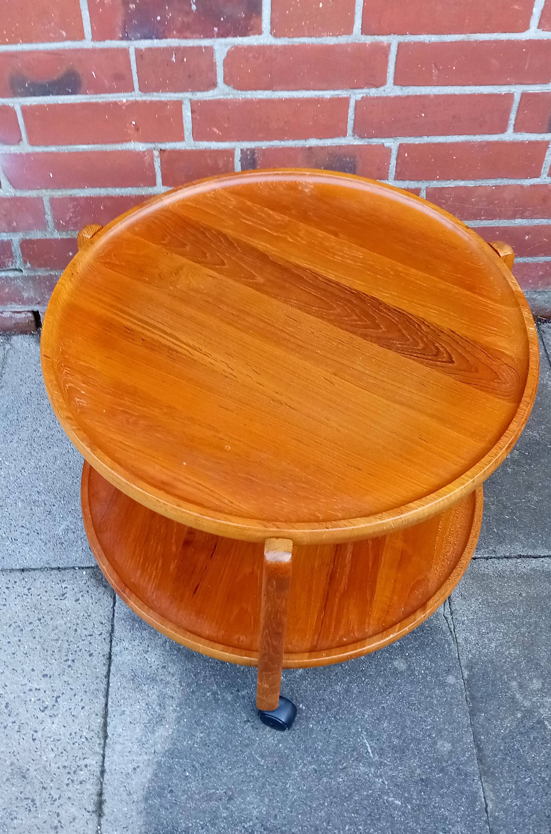 Round danish trolley in teak
