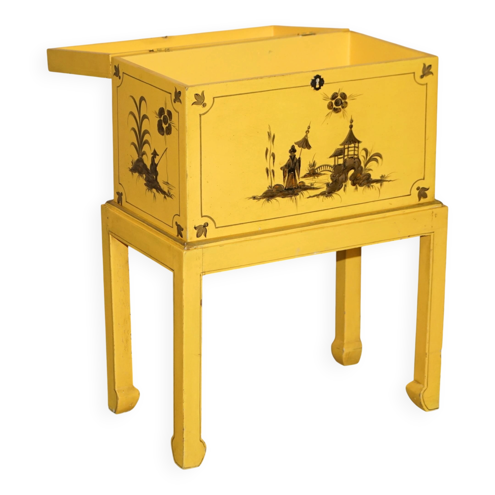 Antique Japanese commode hand-painted and lacquered.