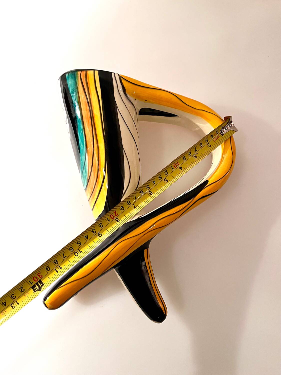 vase tripode vintage signé Vallauris