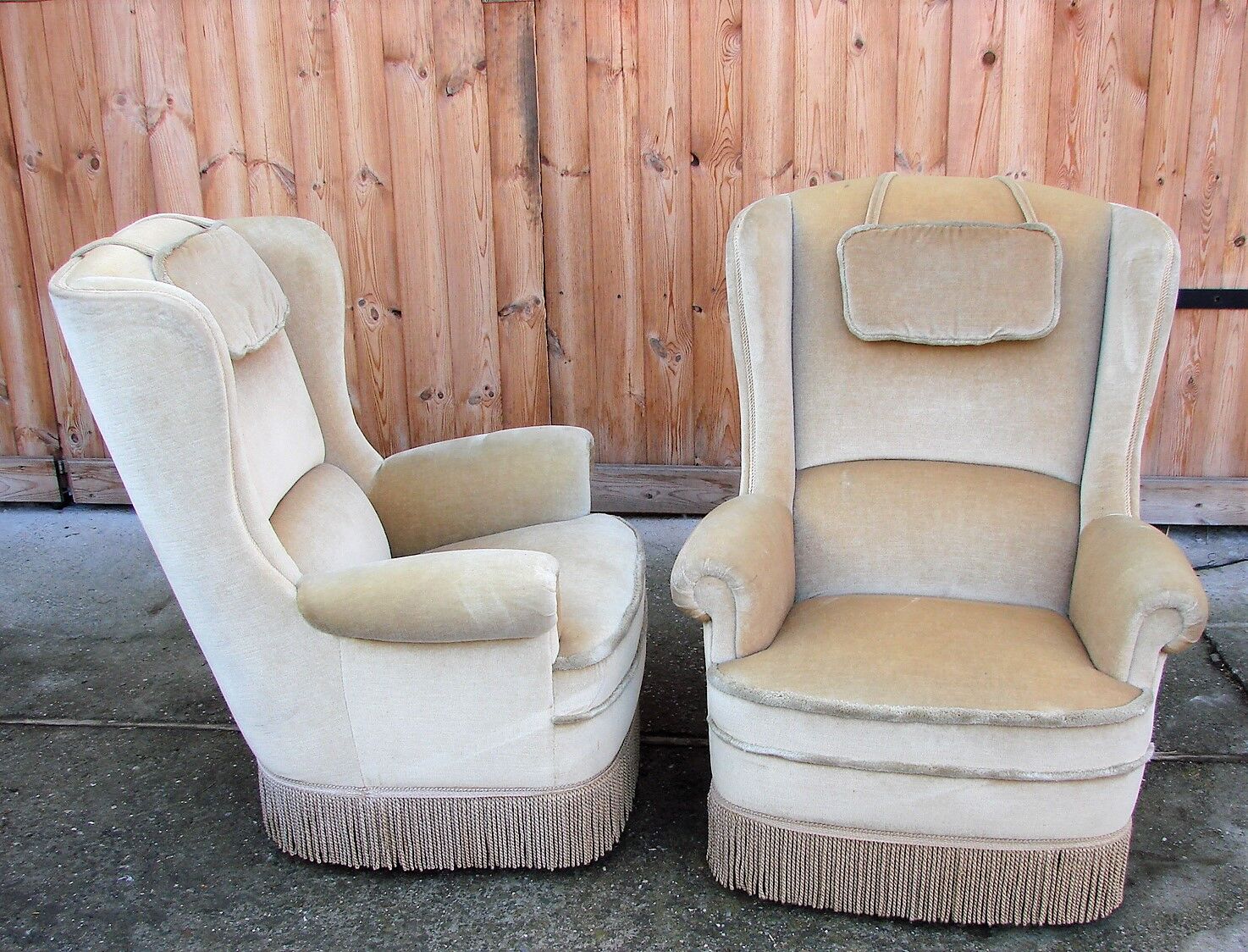 A pair of uszak armchairs, 70’s