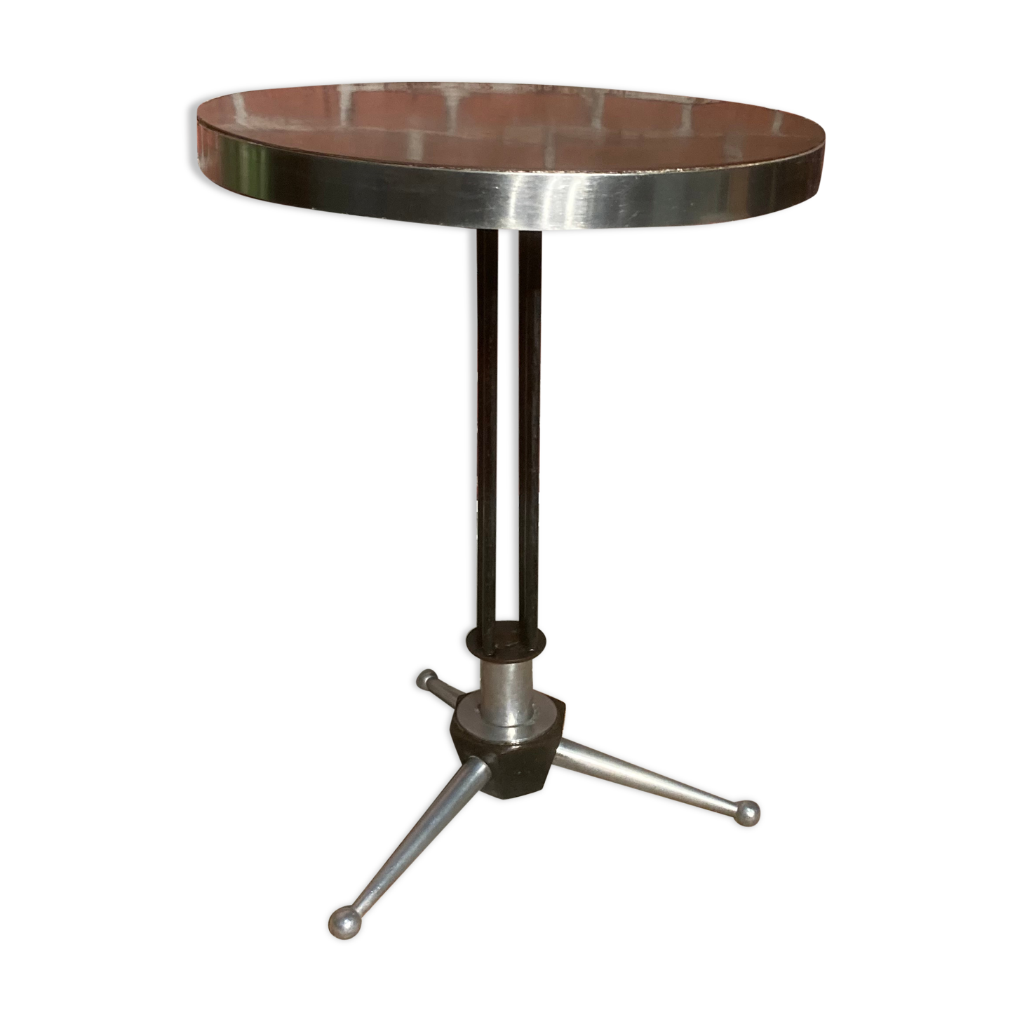 Gueridon or bistro table