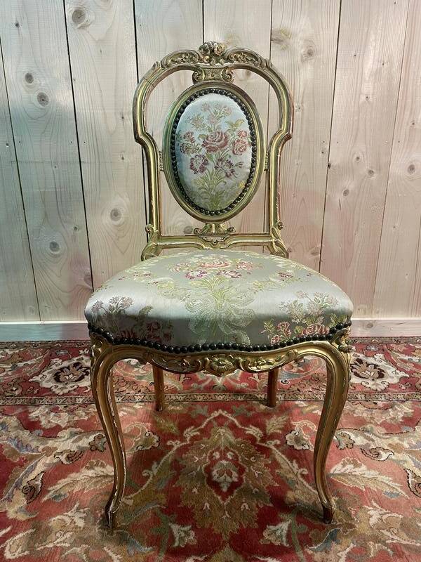 Suite de 4 chaises en bois doré Napoléon III