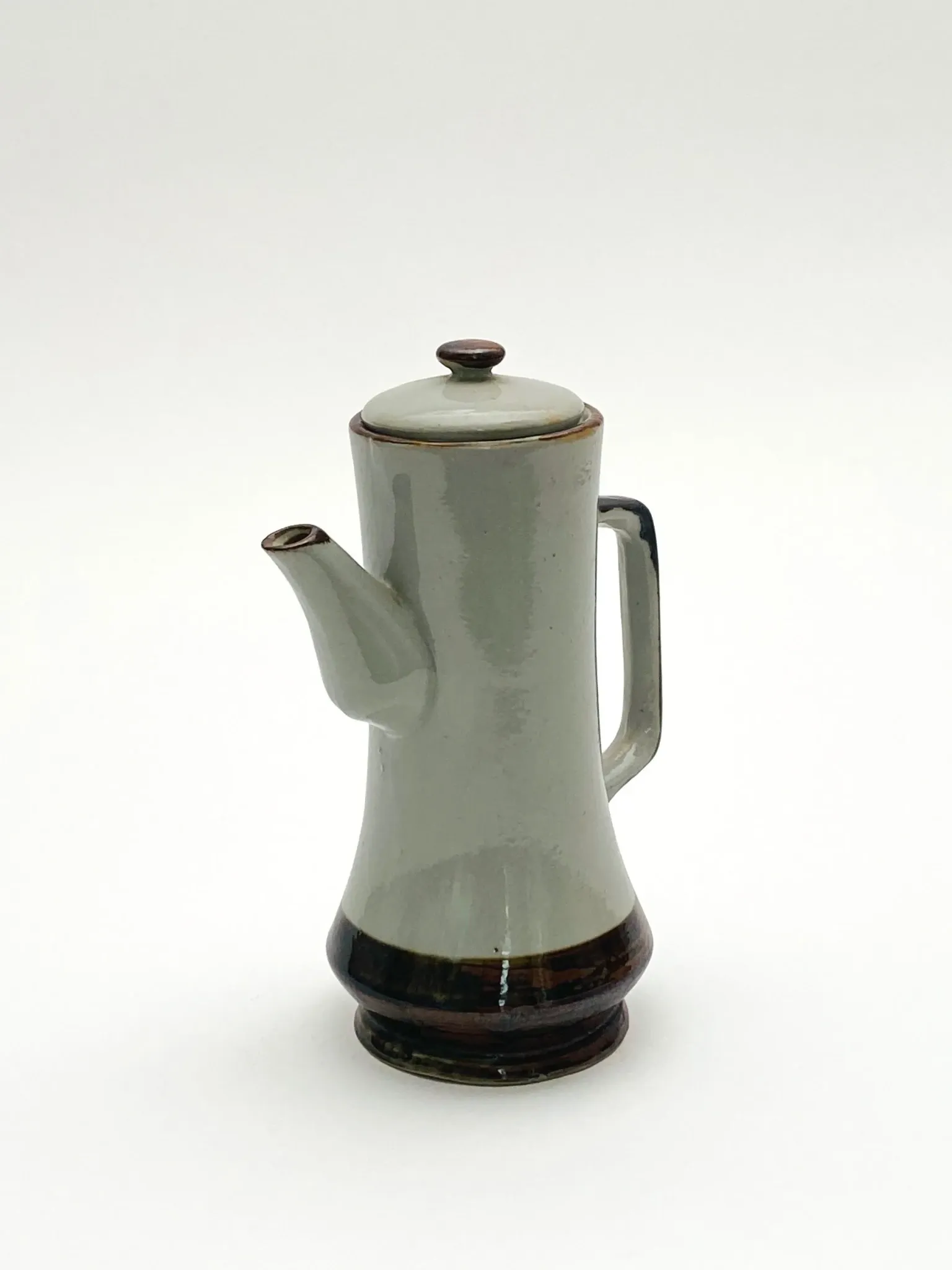 Cafetière en grès émaillé bicolore