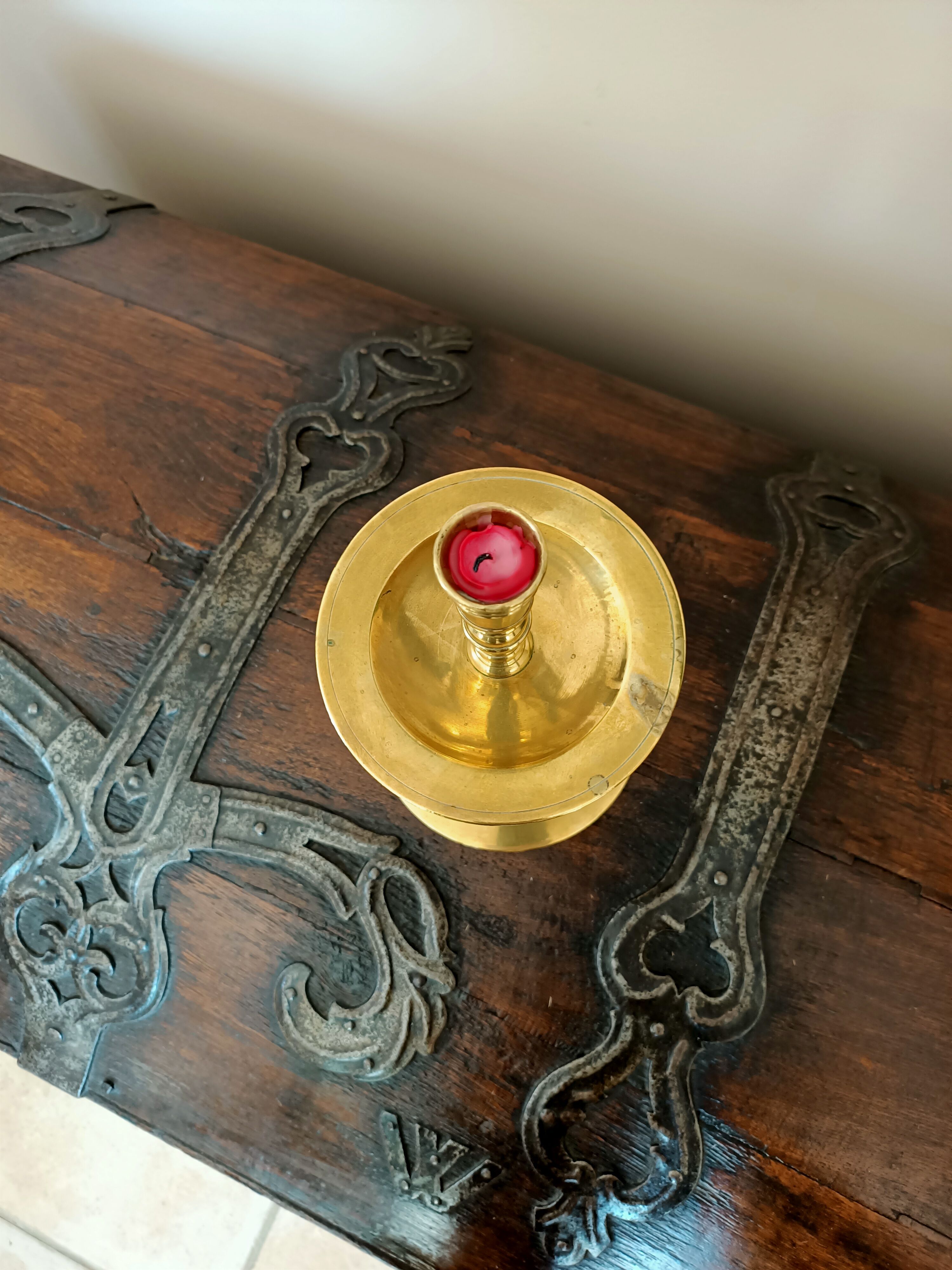 Antique bronze candle holder Heemkersk