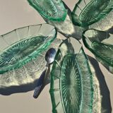 Ensemble de 5 petits plats en verre
pressé vert - Style Art Déco / Vin