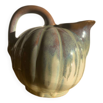 Melon pitcher