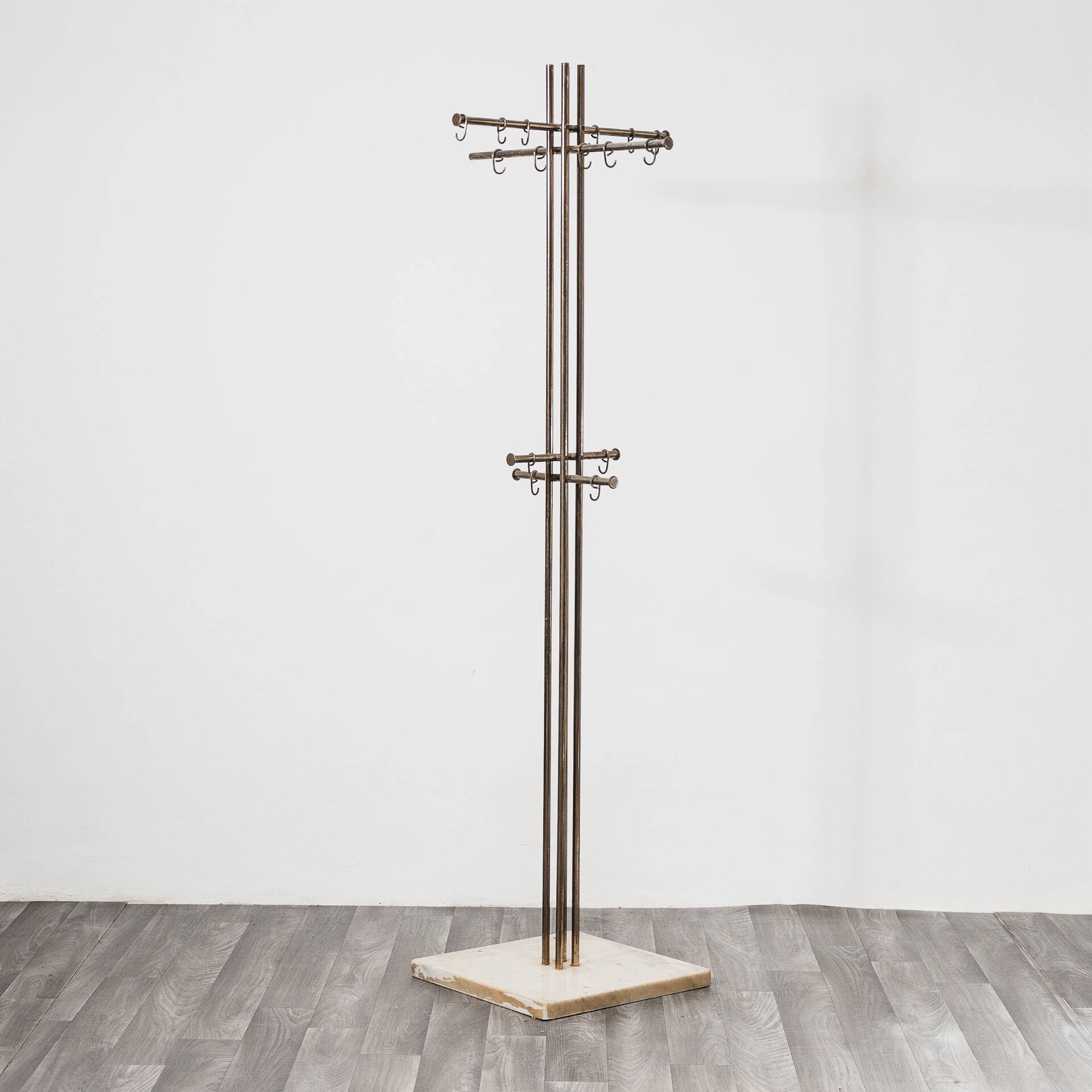 Porte-manteau moderniste en marbre et laiton Renato Zevi Metalarte
