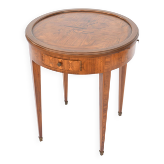 Pedestal table