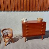 Scandinavian style commode