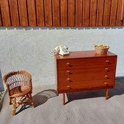 Scandinavian style commode