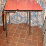 Folding table