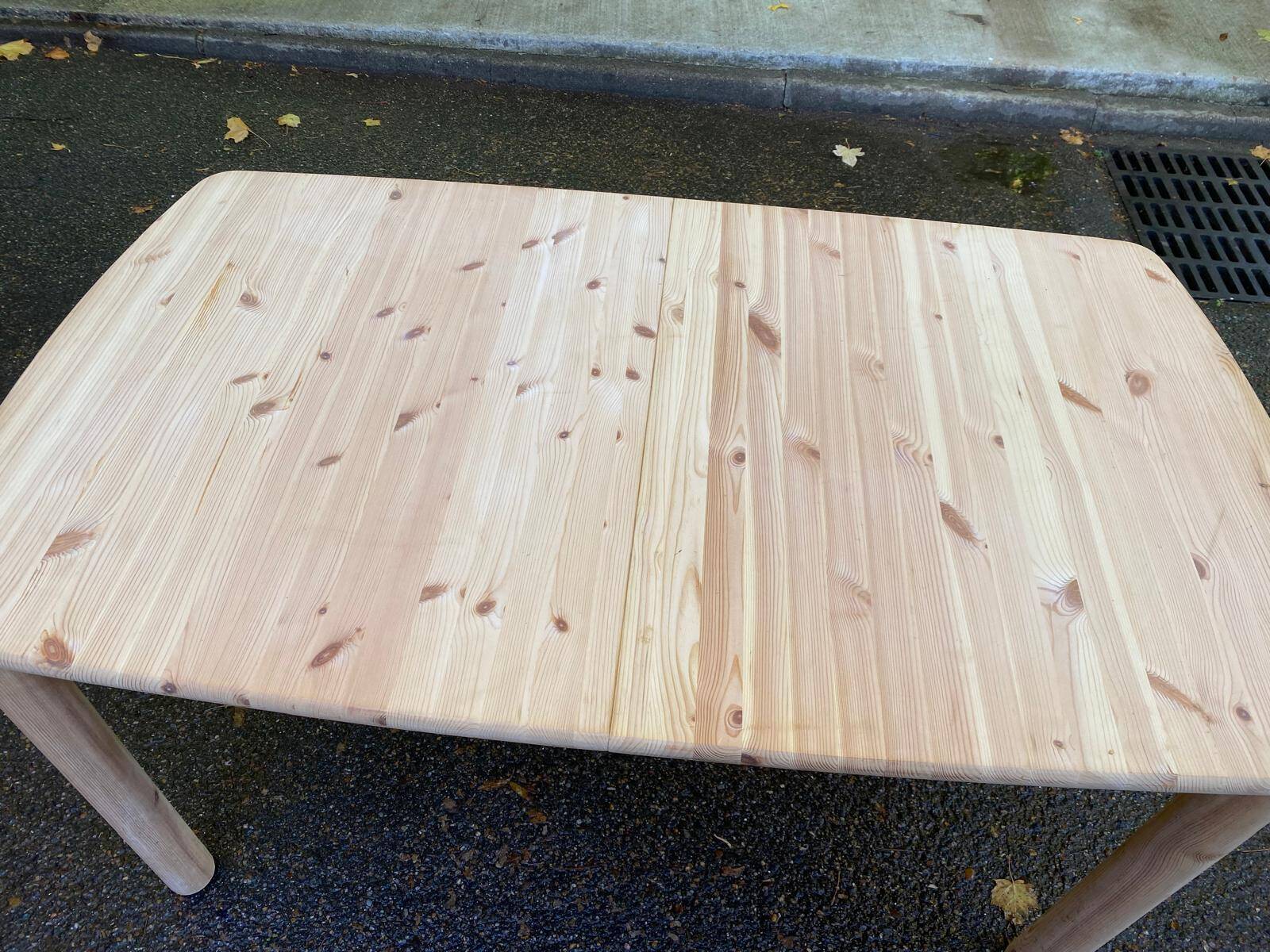 Scandinavian extendable dining table renovated in solid wood 180cm