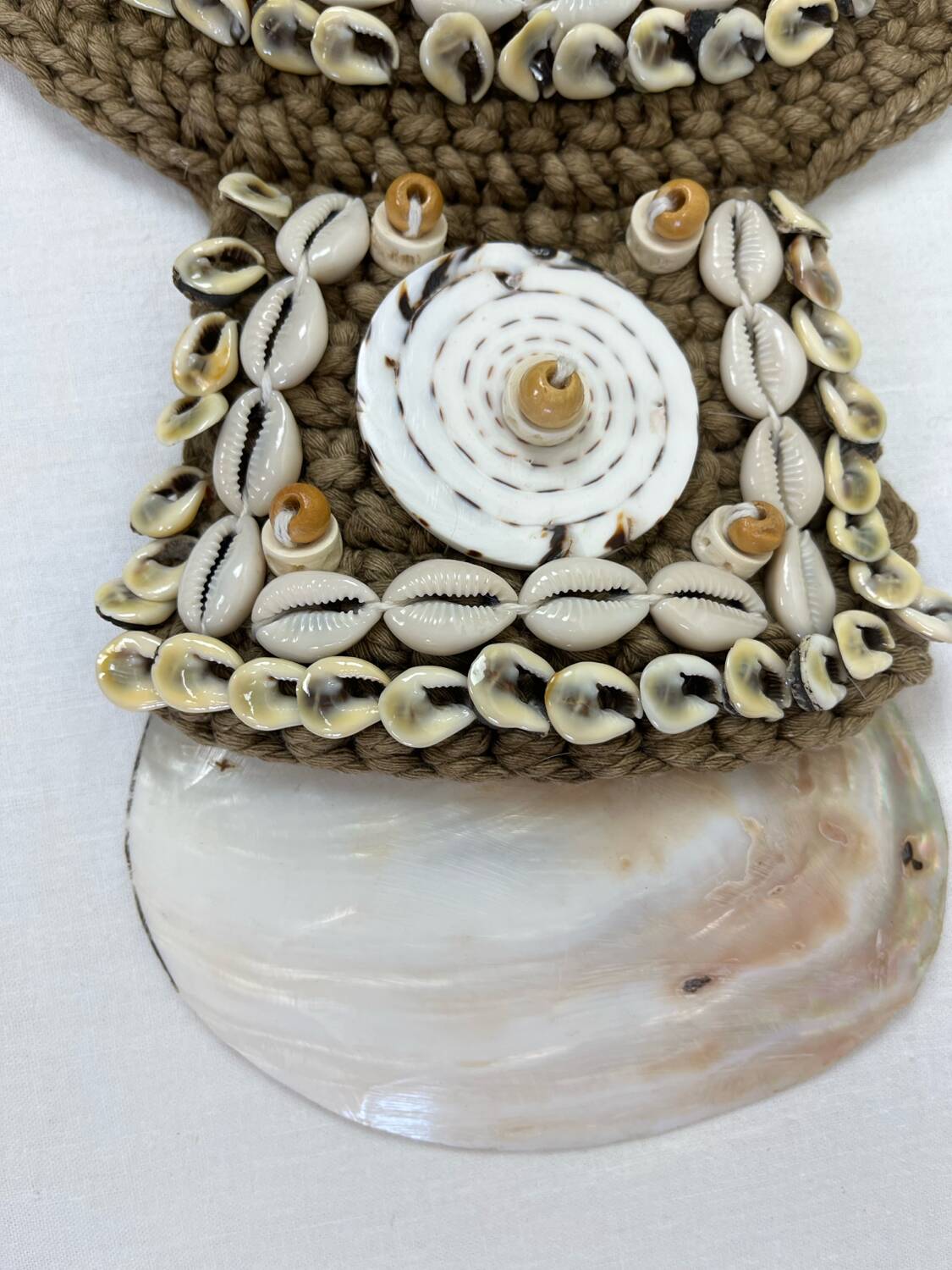 Collier tribal