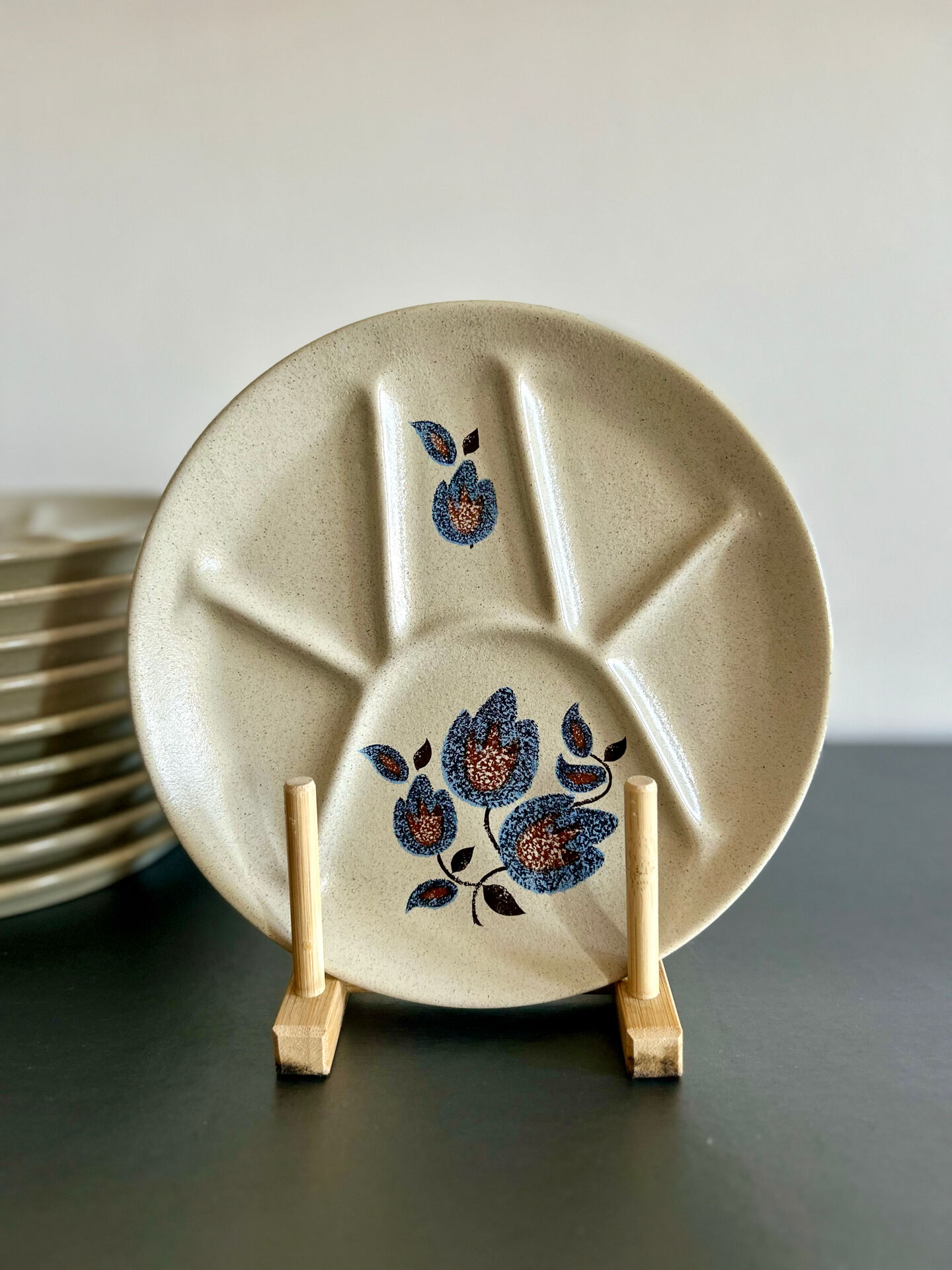Service de 10 assiettes en céramique de Saint-Amand
