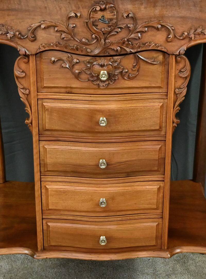 Walnut Coffee Table, Louis XV Style – Early 20th Century