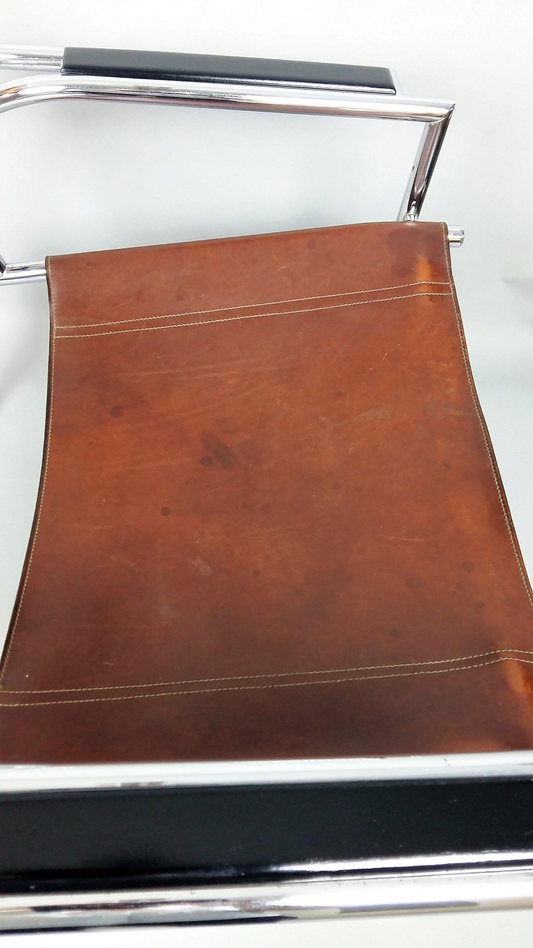 Pair of armchairs chromed metal and leather, 60 years