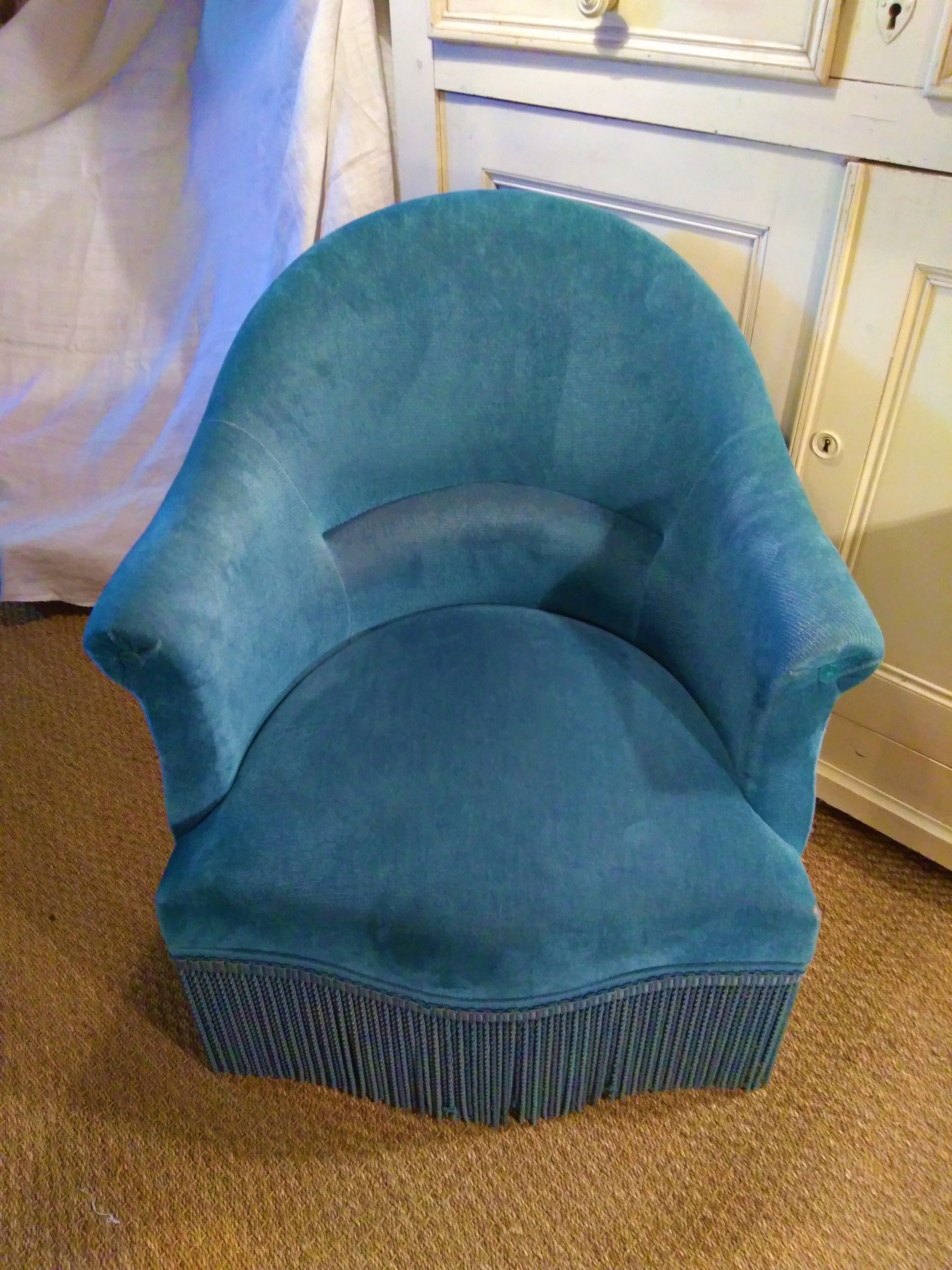 Blue toad chair, velvet