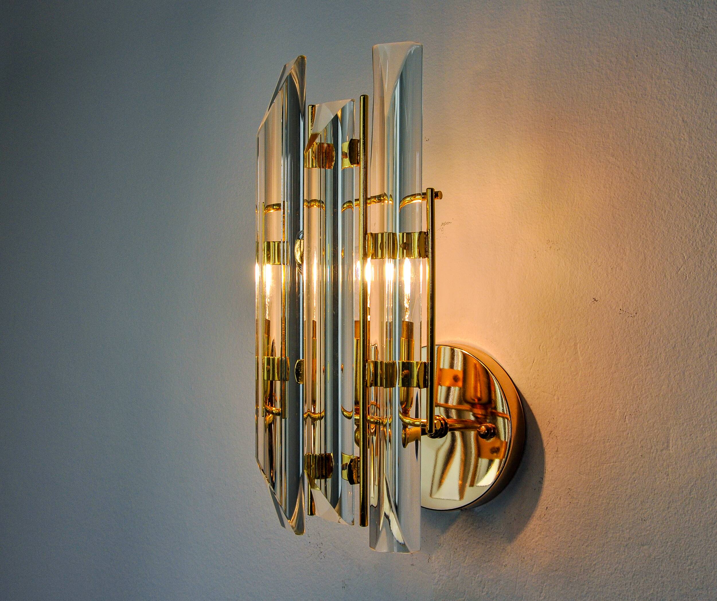 VENINI WALL LIGHT, TRIEDRI GLASS, MURANO, ITALY 1970