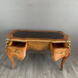 Bureau en marqueterie et bronze doré style Louis XV, XIXème siècle