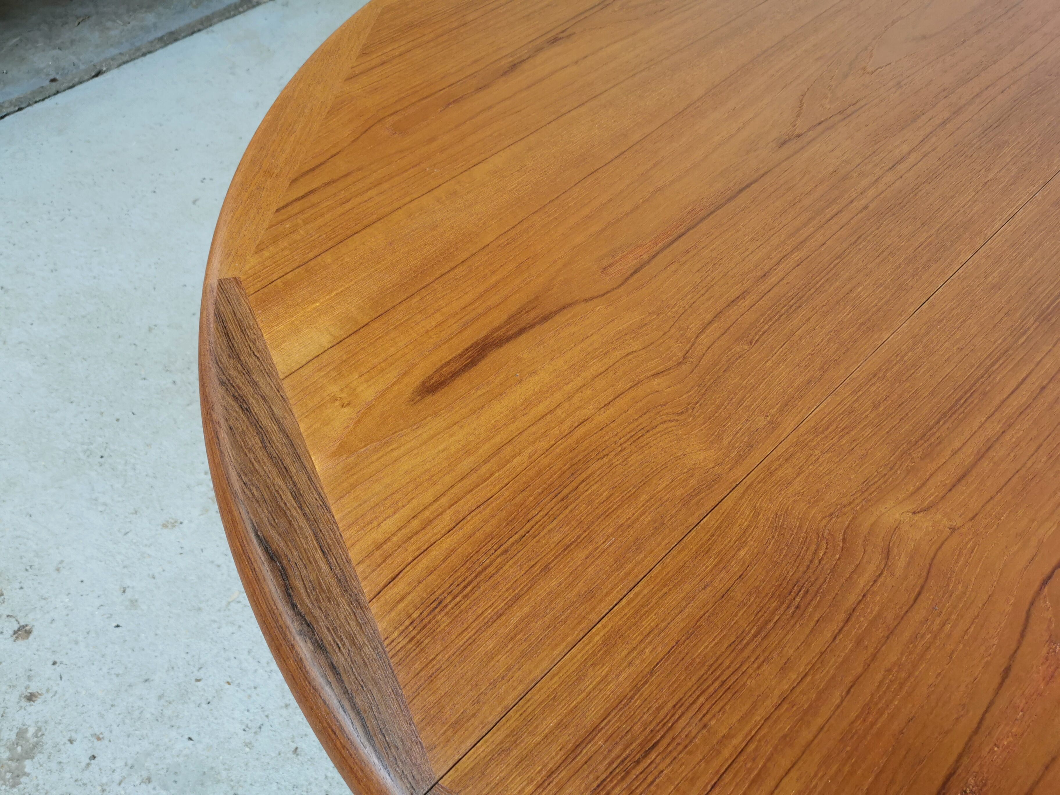 Table de Laurits Larsen en teck