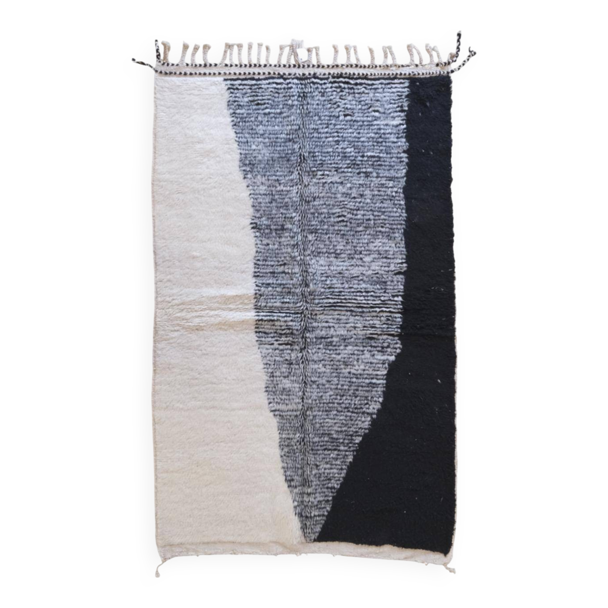 Black and White Rug - 255 x 157 cm