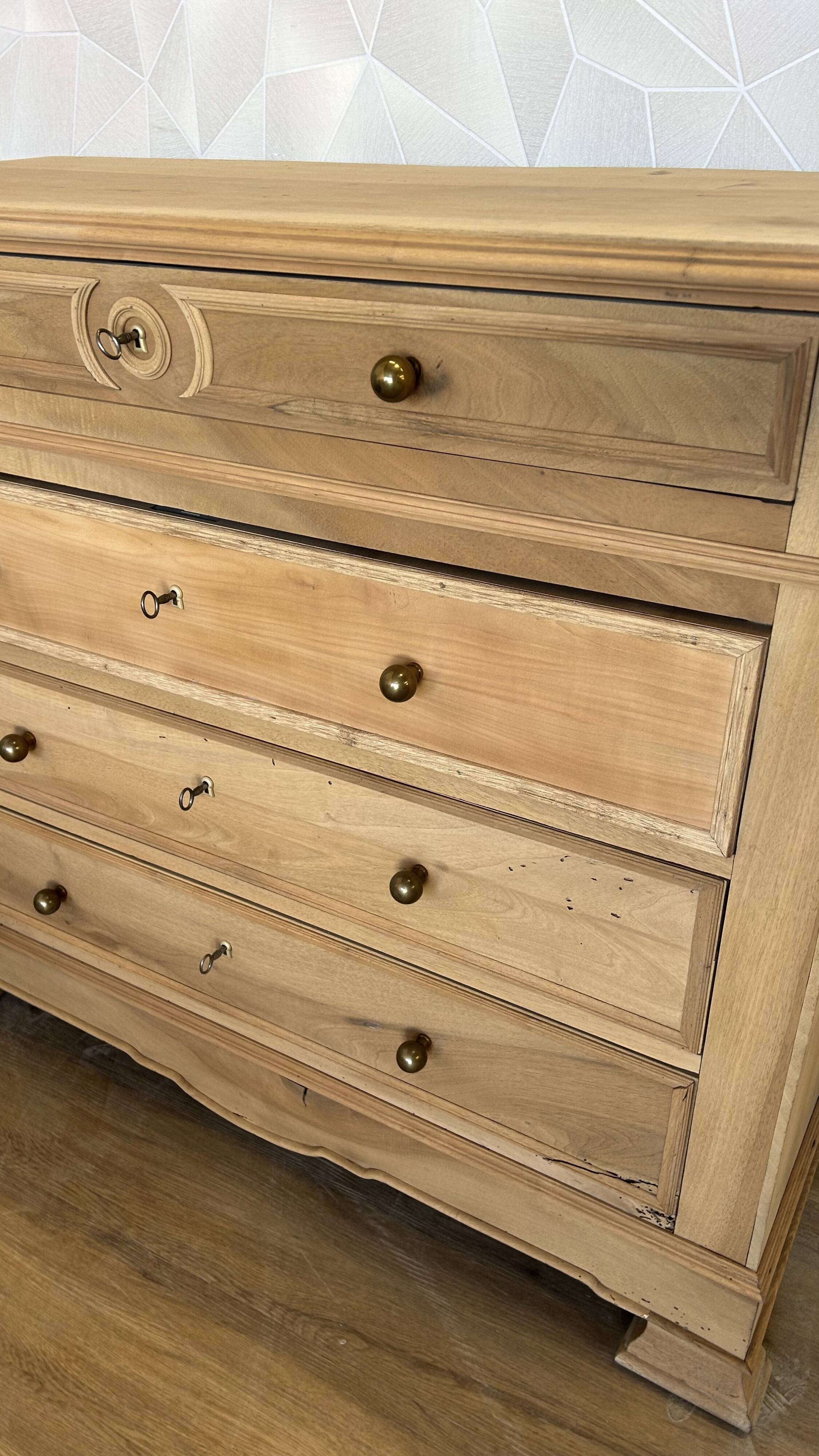 Louis Philipe airbrushed chest of drawers