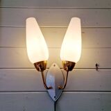 Applique murale double vintage en laiton et opaline blanche, années 1950-60