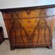 Commode en ronce de noyer